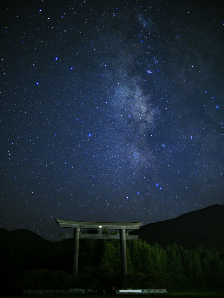 天の川と大斎原大鳥居