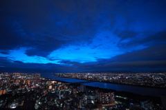 大阪市と淀川の黄昏