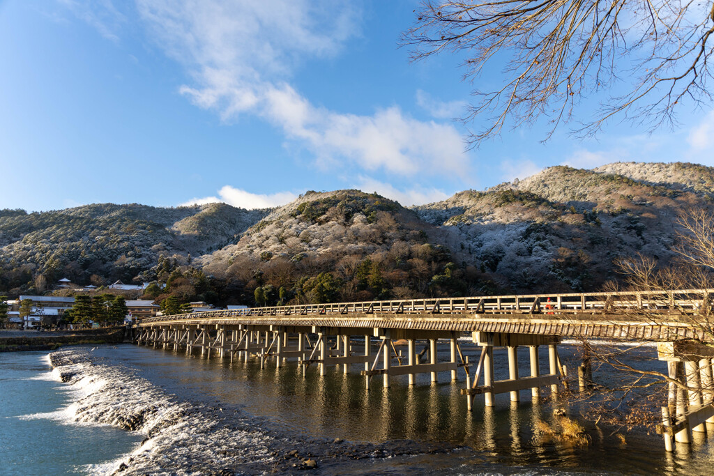 2021年12月26日朝、雪の嵐山