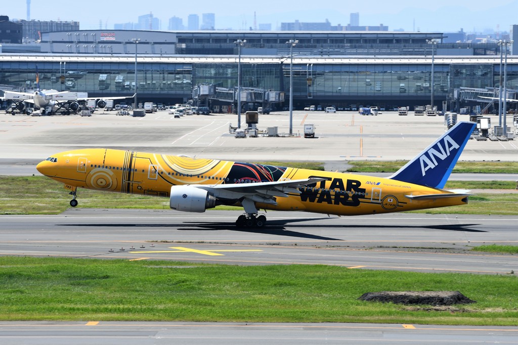 Star-Wars塗装が離陸（16R）