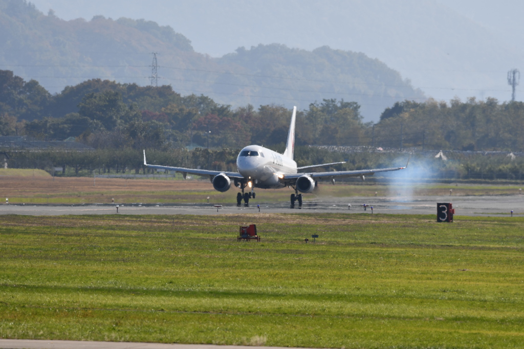 山形空港（J･Air、エンブラエル170）１