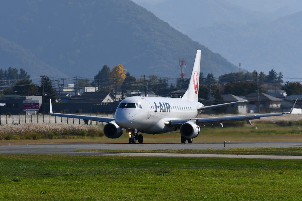 山形空港（J･Air、エンブラエル170）４