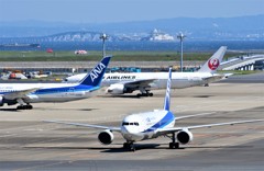 ANA B767 (後ろ・海ほたる)