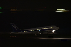 ANA A320離陸（夜）