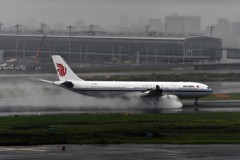 A330ー雨の逆噴射