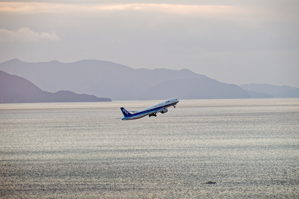 海と飛行機 (2)