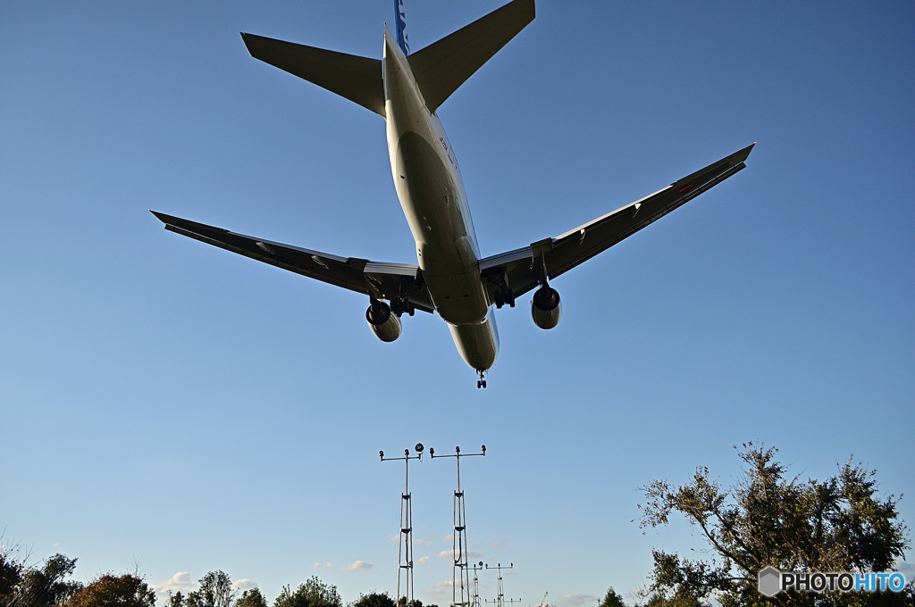 青空と地面と飛行機と