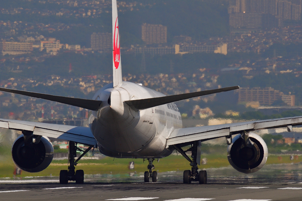 Line up to Runway 32L