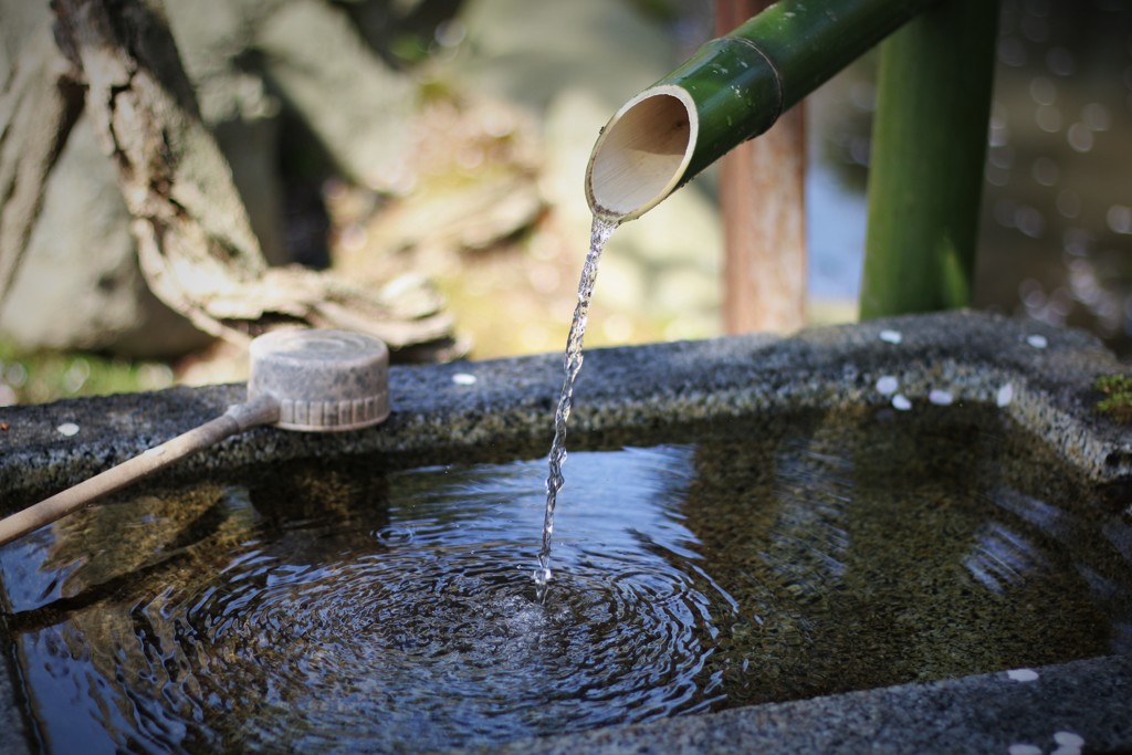 水