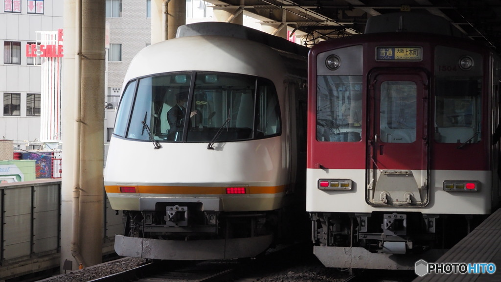 布施駅にてアーバンライナー3