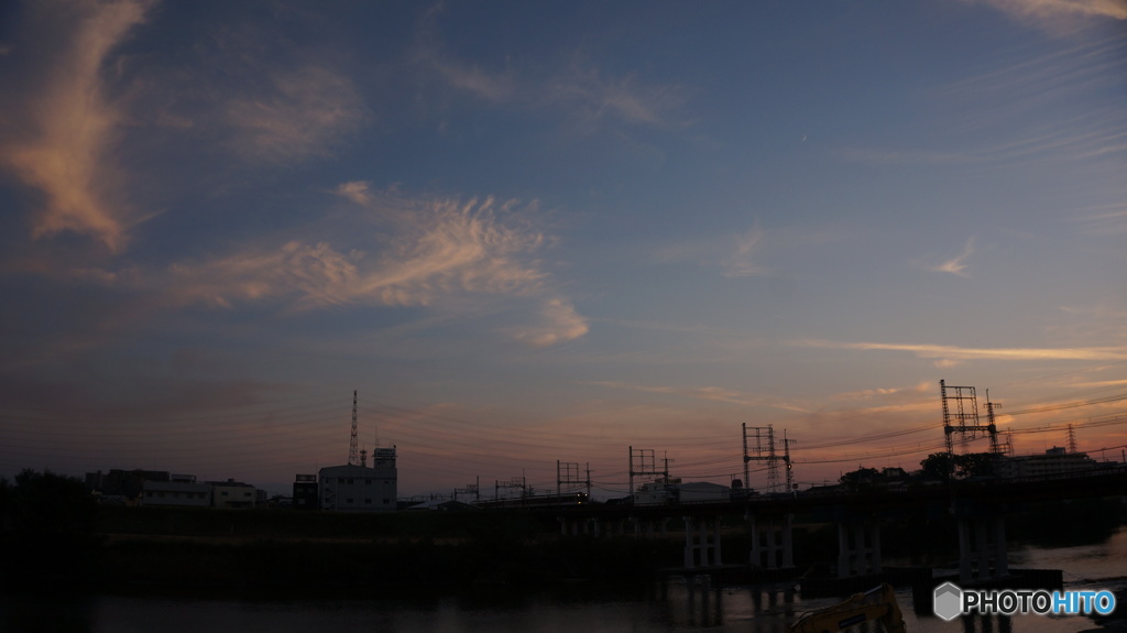 大和川橋梁と秋の空2