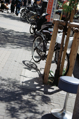 繁華街の歩道