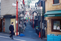 池袋に残る二つの路地・栄町通り②