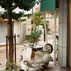店先のベスパ