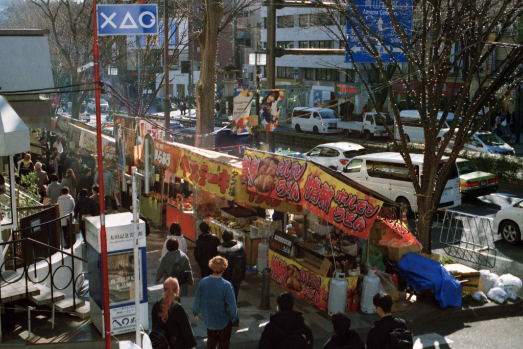 比較写真・表参道の屋台の風景4-4