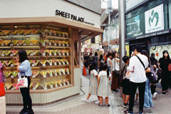 新規開店のクレープ店