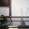 お寺の片隅で