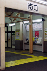 JR大久保駅南口