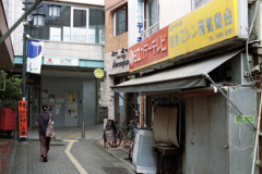 山下駅への路地・2-2