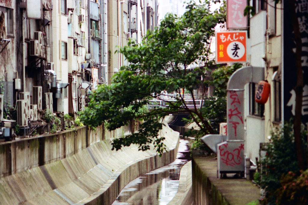 渋谷川稲荷橋3-1