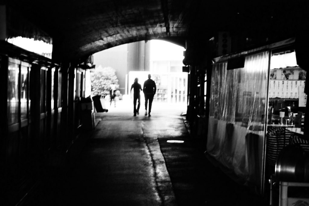 ガード下は不滅②