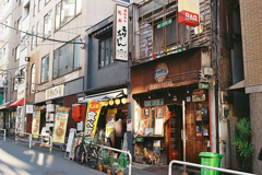 駿河台下に残る看板建築