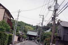 妙本寺への道