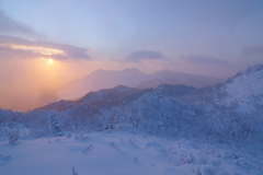 霞む樽前山