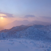 霞む樽前山