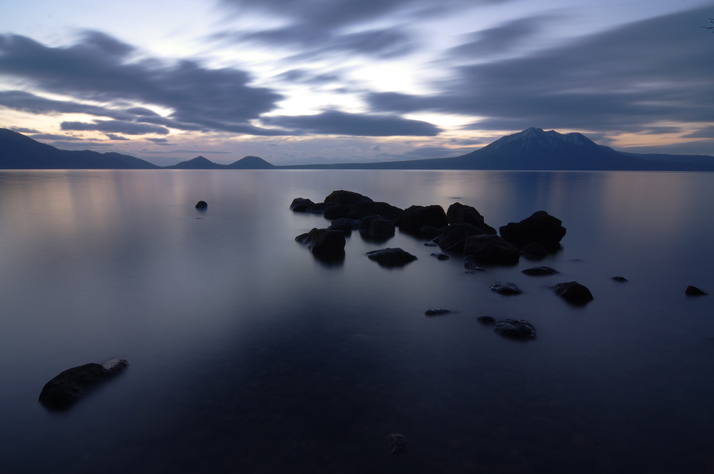 遠吠えを聞きながら