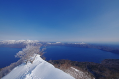 青い湖