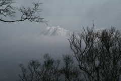 浮かぶ山