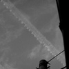 夕焼けと飛行機雲と(1.monochrome)