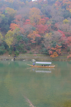 紅葉と屋形船
