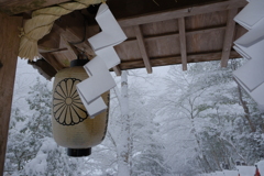 雪の貴船神社
