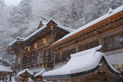 雪の貴船神社