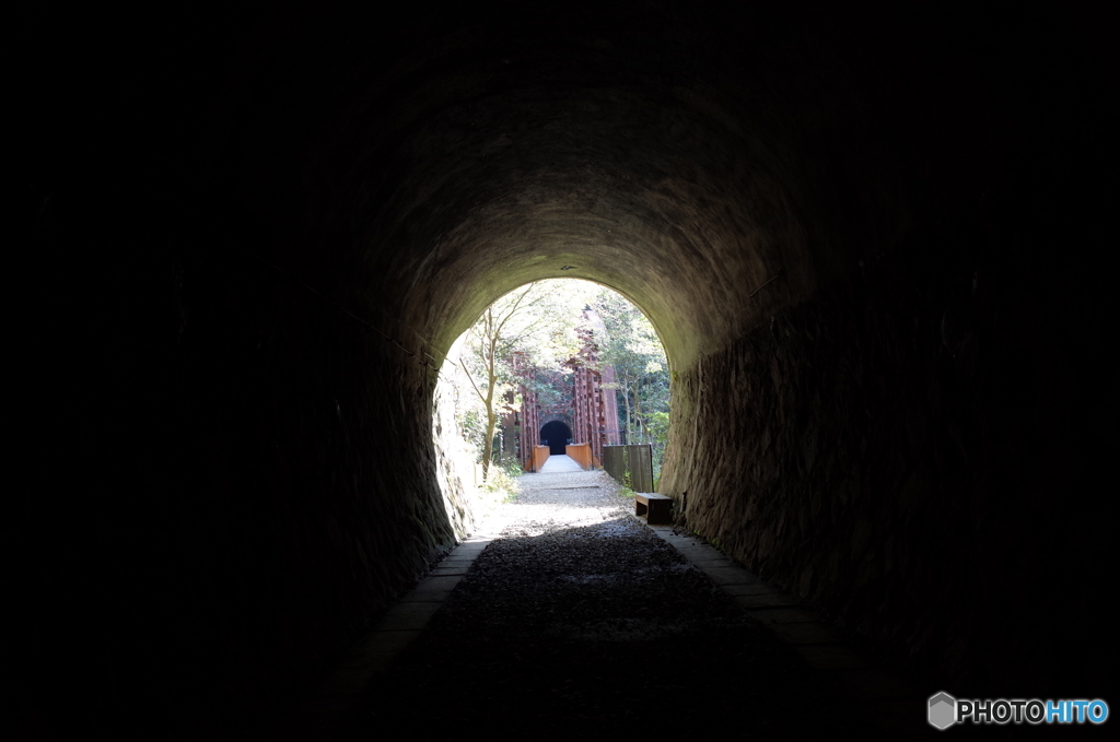 トンネルの先