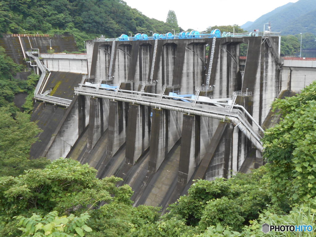 津久井湖のダム