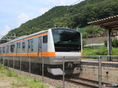 藤野駅を出発する中央線