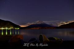 精進湖の夜