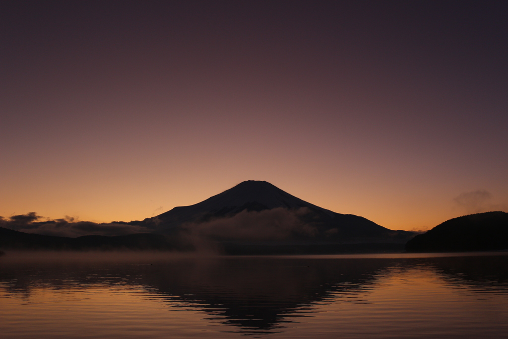 山中湖紅に染まる