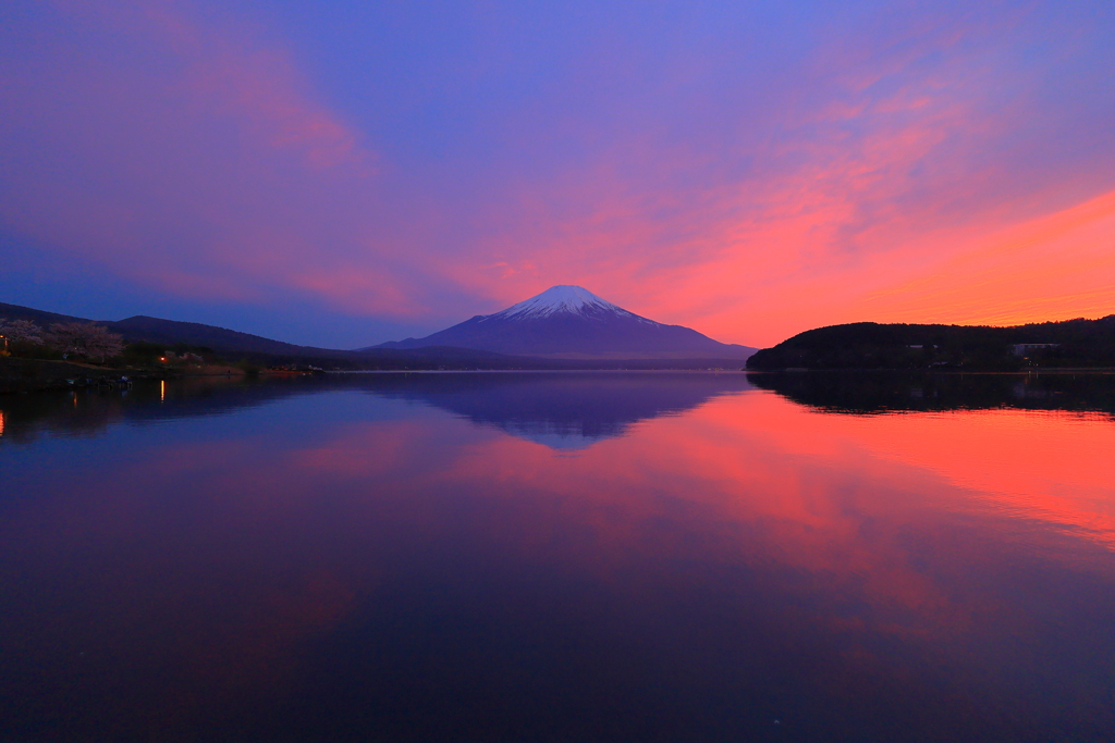 燃える山中湖