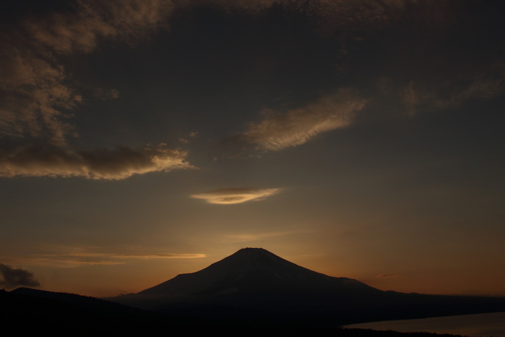 山頂にUFO？