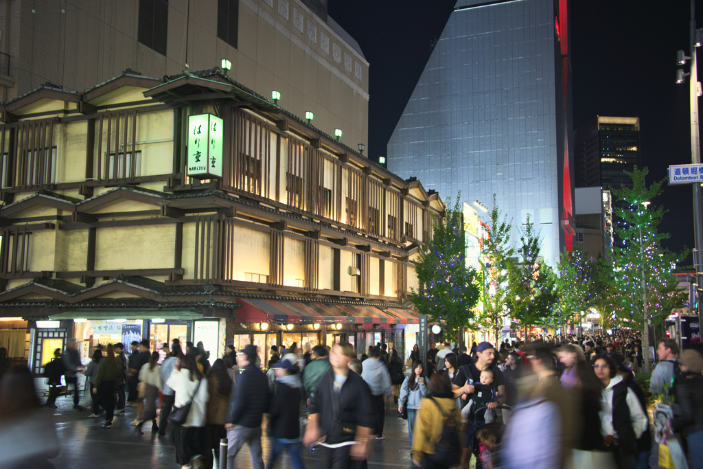 いつの時代も賑わいの街