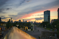 ひと時に出逢えた、心踊る色気る夏の夕暮れ