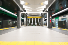 まだ、静かな駅