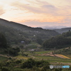 夕暮れの里山