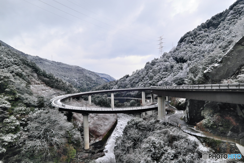 雪のループ橋