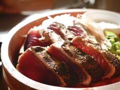 藁焼き鰹たたき