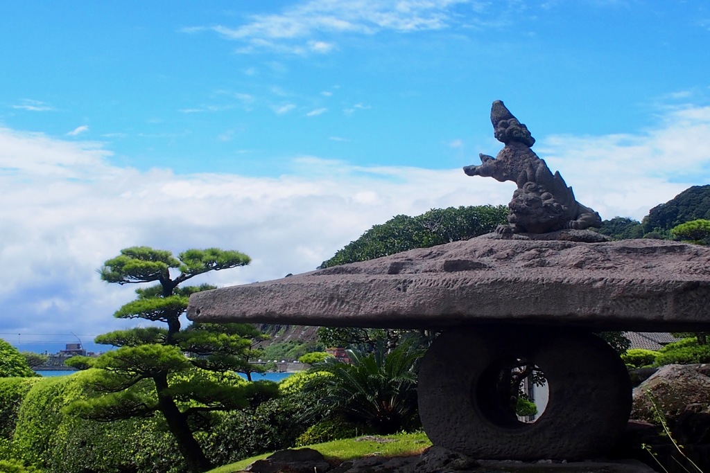 仙巌園のゴジラ２